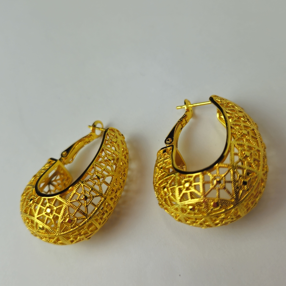 Intricate Gold Plated Filigree Hoop Earrings ( NWOT)
